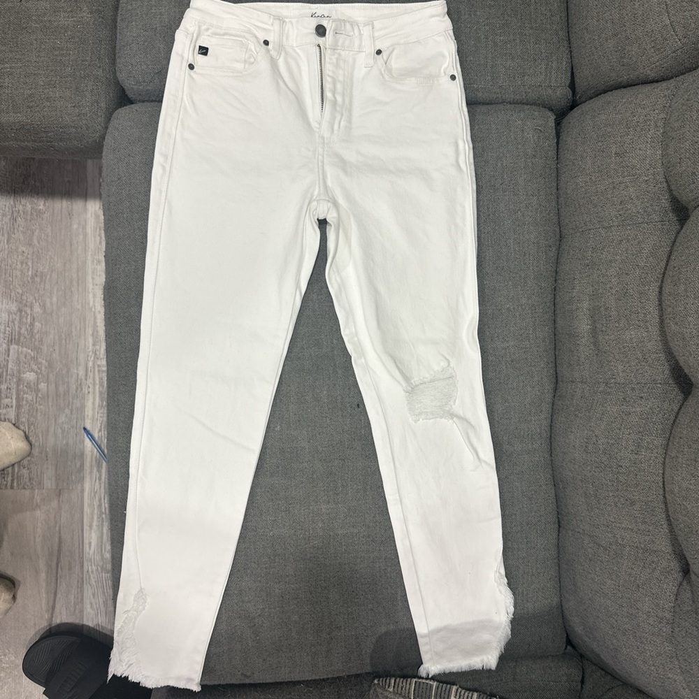 KanCan White Straight Leg Jeans with Distressing & Frey
